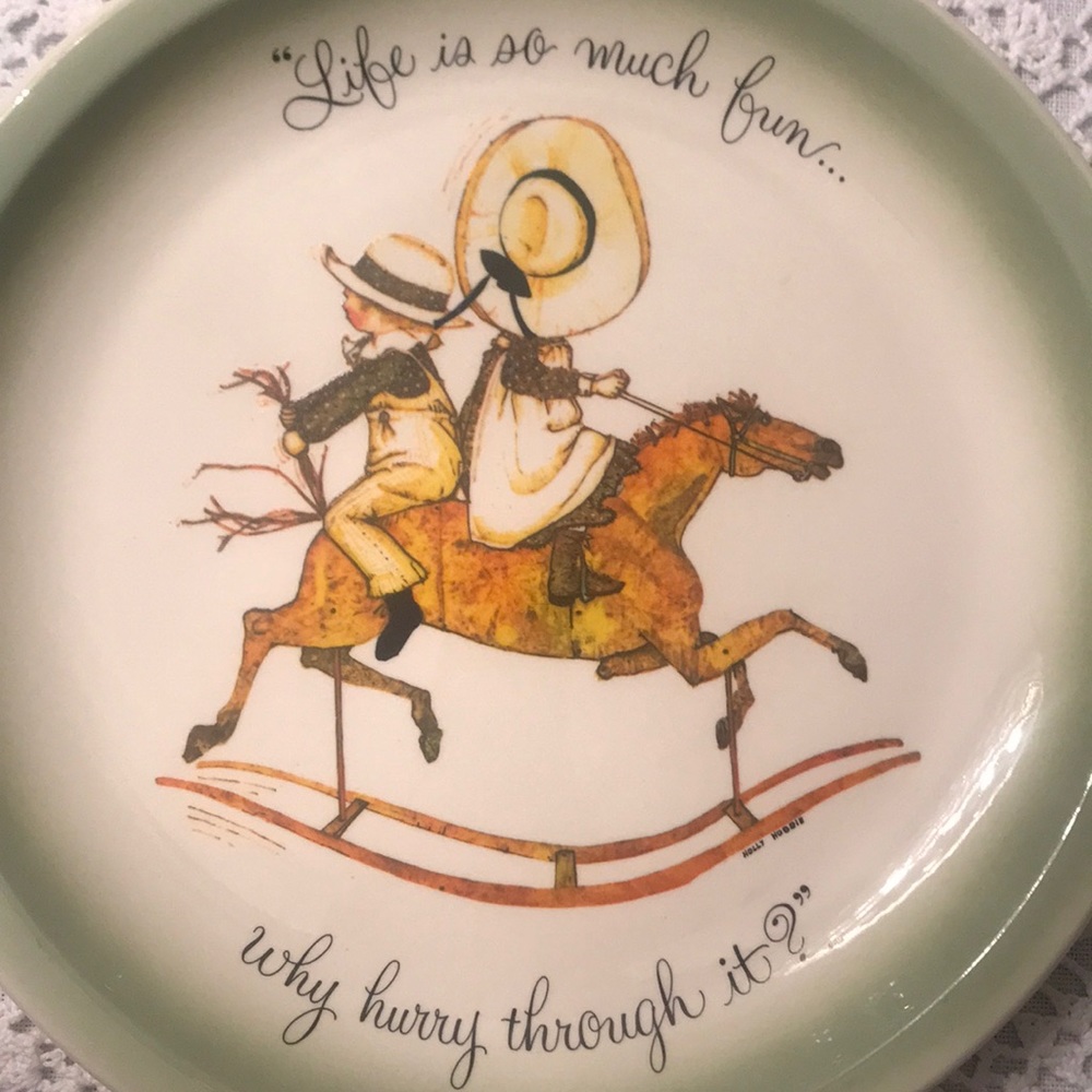 10 in VINTAGE HOLLY HOBBIE PLATE